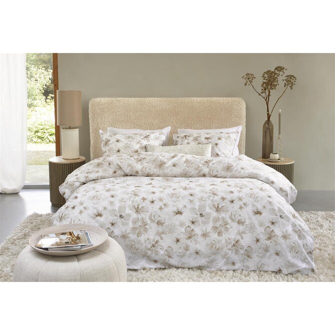 Riviera Maison Dekbedovertrek Flowing Flowers - Zand 260x200/220 cm Riviera Maison Dekbedovertrek Flowing Flowers - Zand 260x200/220 cm