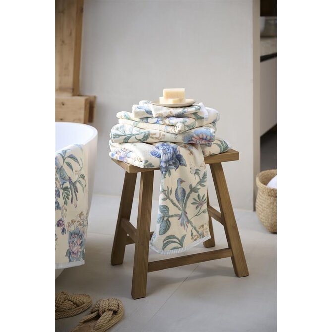 Pip Studio Secret Garden douchelaken Witblauw 70x140 cm Pip Studio Secret Garden douchelaken Witblauw 70x140 cm