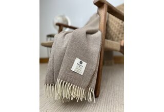 McNutt of Donegal plaid en laine d'agneau 140x200 Tacheté caramel