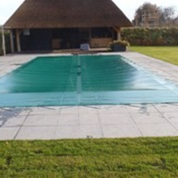 Zwembad afdekzeil bisonyl kleur grijs voor een bad van 4x8 meter