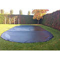 Zwembad afdeknet kleur zwart, voor een zwembad van 4x8 meter.