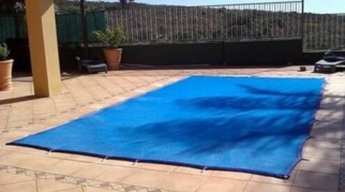PVC gecoat gaasnet voor het afdekken van een zwembad