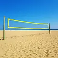 Beachvolley net, voorzien van fiberstokken en spanlijnen