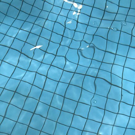 Zwembad afdekken? Dit zijn de 5 grootste voordelen