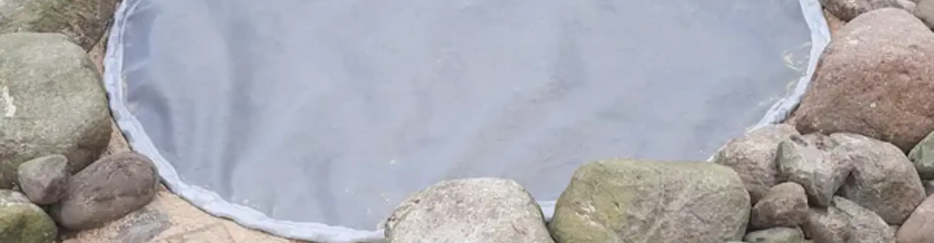 Veilig en hygiënisch buiten spelen: waarom een zandbakafdekking onmisbaar is