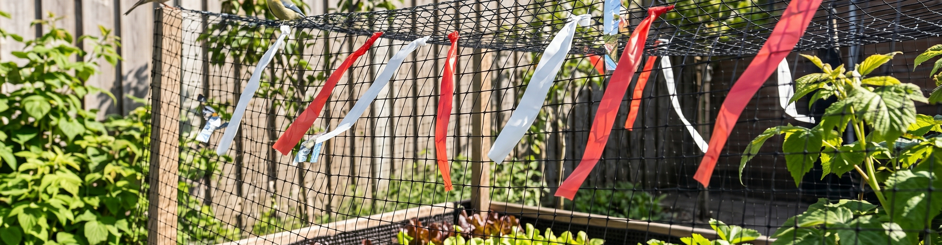 Tuinnet bevestigen: de beste methodes voor elke tuin