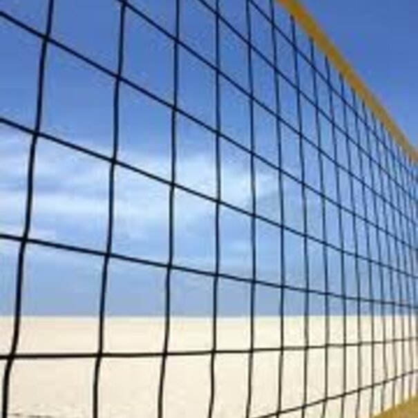 Beachvolley net, voorzien van fiberstokken en spanlijnen