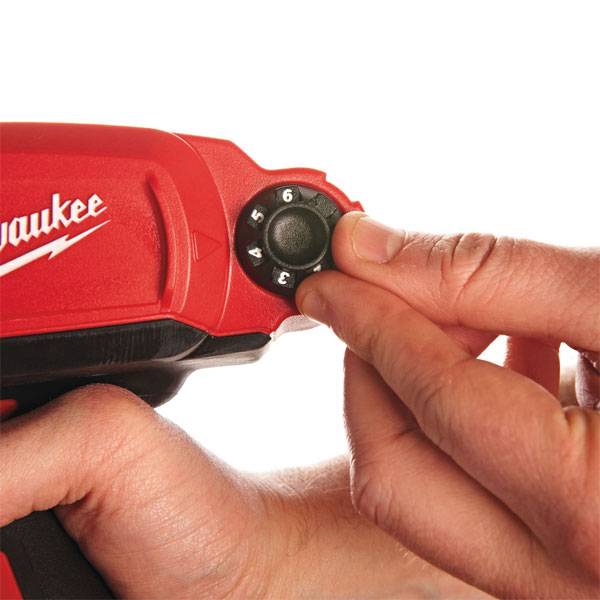 MILWAUKEE M12 PCG 310C subcompactkit-/lijmpistool met 310 ml patroonhouder