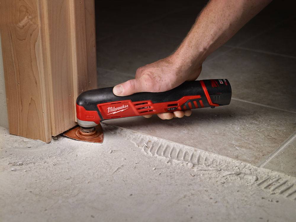 MILWAUKEE C12 MT subcompactmultitool