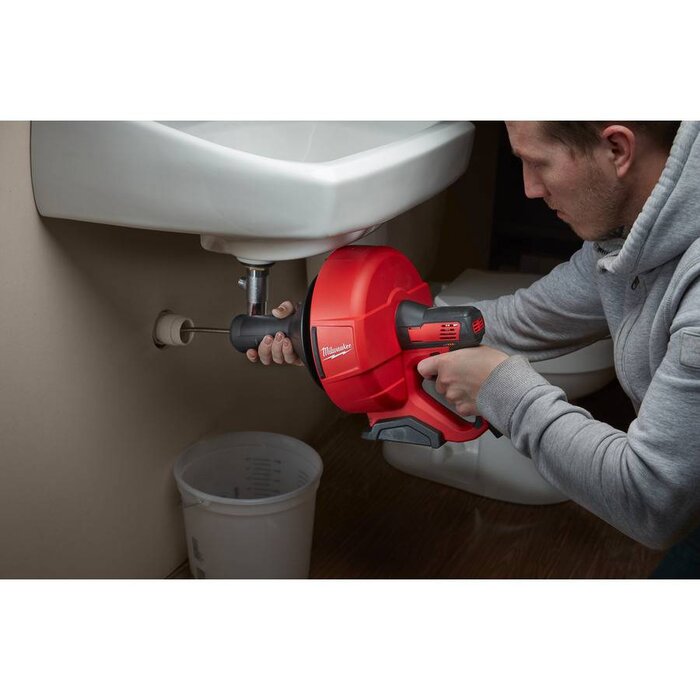 MILWAUKEE M12 BDC8 subcompacte ontstoppingsmachine met 8 mm diameter spiraalkabel