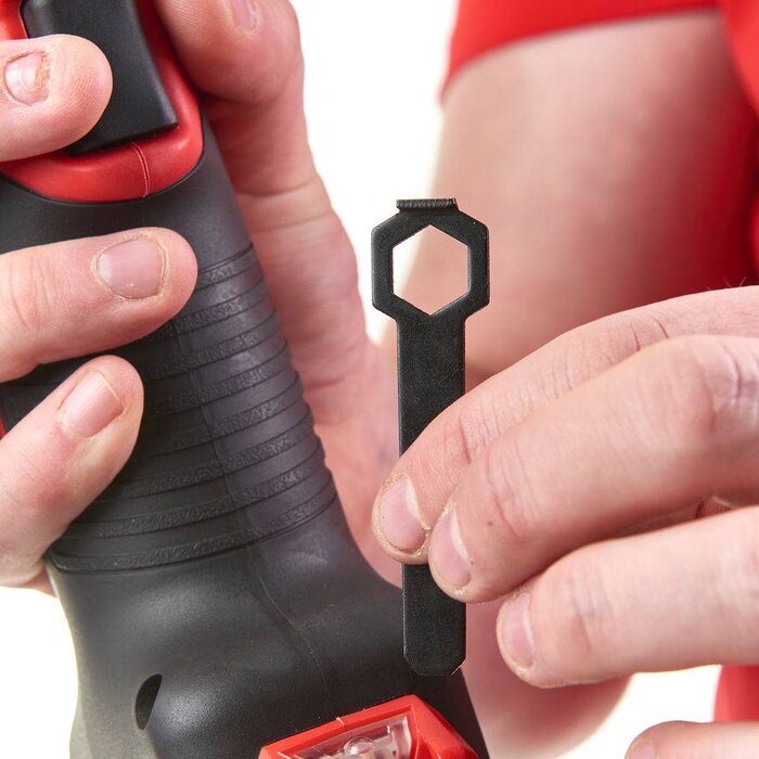 MILWAUKEE M12 BPRT subcompacte blindklinknageltang