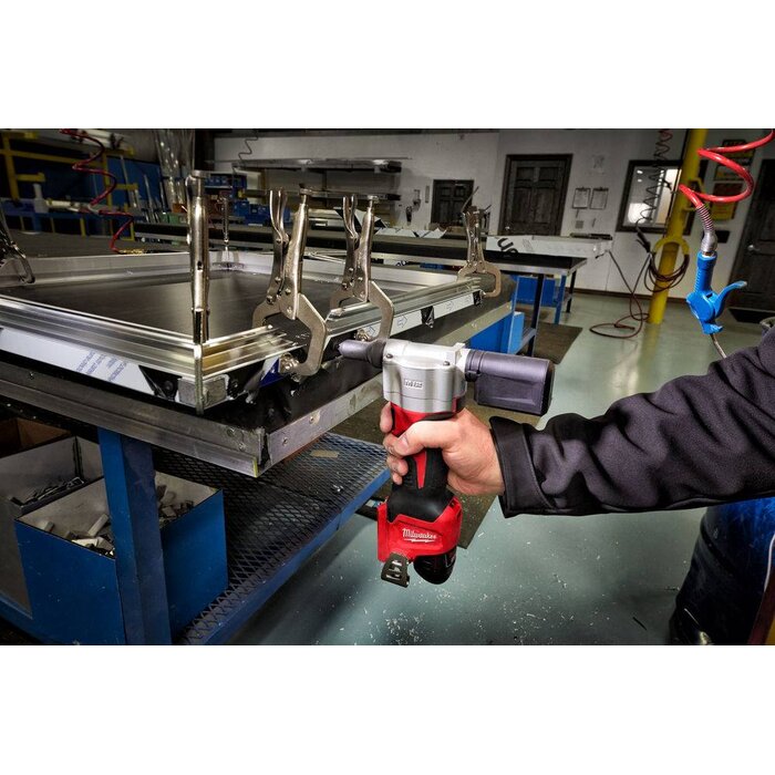 MILWAUKEE M12 BPRT BLINDKLINKNAGELTANG