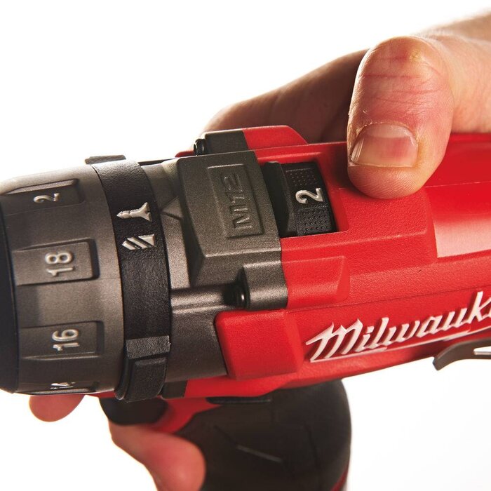 MILWAUKEE M12 CD FUEL 2-toerige compactschroevendraaier