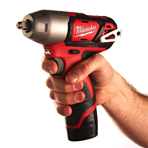 MILWAUKEE M12 BIW38 SLAGMOERSLEUTEL ⅜″