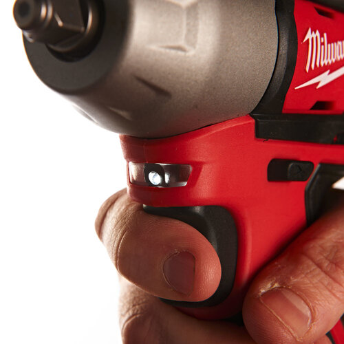 MILWAUKEE M12 BIW38 SLAGMOERSLEUTEL ⅜″