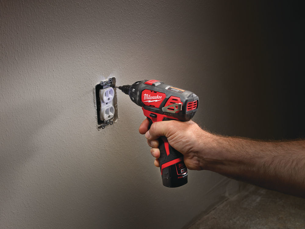MILWAUKEE M12 BSD 1-TOERIGE SUBCOMPACTSCHROEVENDRAAIER