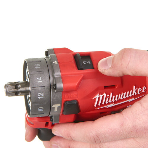 MILWAUKEE M12 FPDX SUBCOMPACTE BOORMACHINE MET VERWISSELBARE KOP