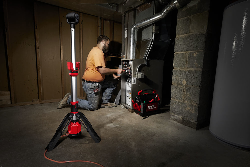 MILWAUKEE M12 SAL LED staande lamp
