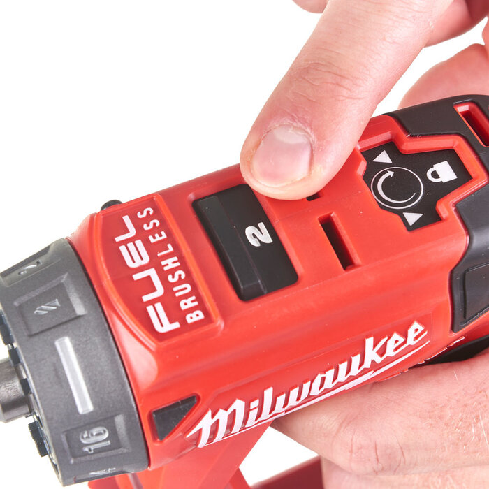 MILWAUKEE M12 FDDXKIT INSTALLATIEBOOR-/SCHROEFMACHINE MET VERWISSELBARE KOPPEN