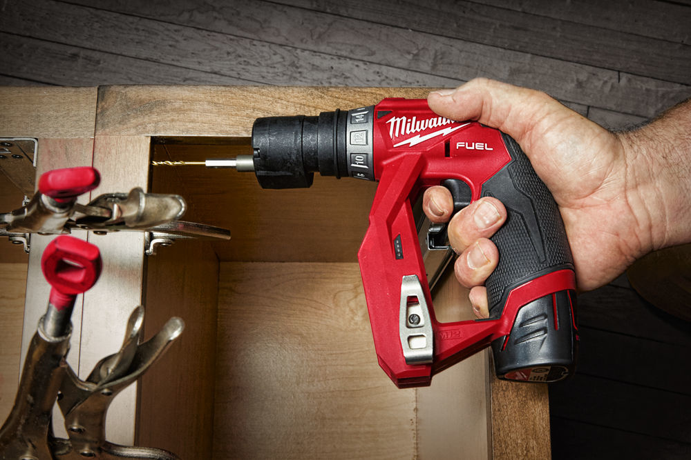 MILWAUKEE M12 FDDXKIT FUEL subcompacte installatieboormachine