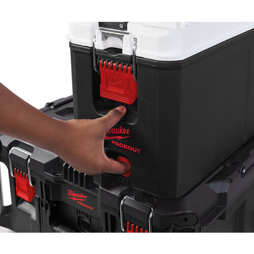 MILWAUKEE PACKOUT™ HARD COOLER