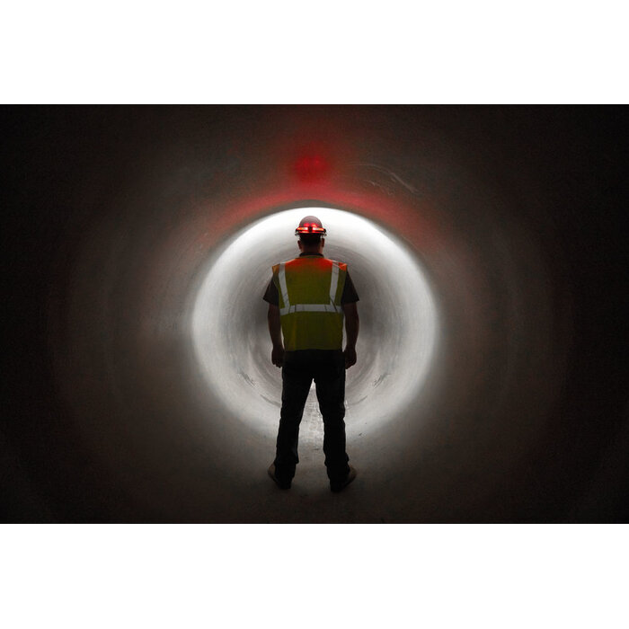 MILWAUKEE L4 HL-VIS-301 USB OPLAADBARE HI-VIS HOOFDLAMP 600 LUMEN