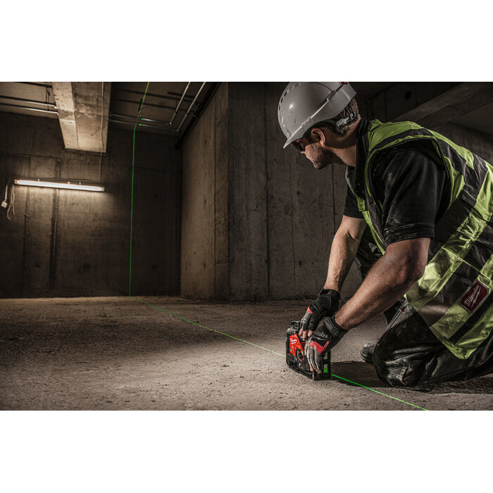 MILWAUKEE M12 3PL  driedimensionale laser met 3 groene 360° laser cirkels
