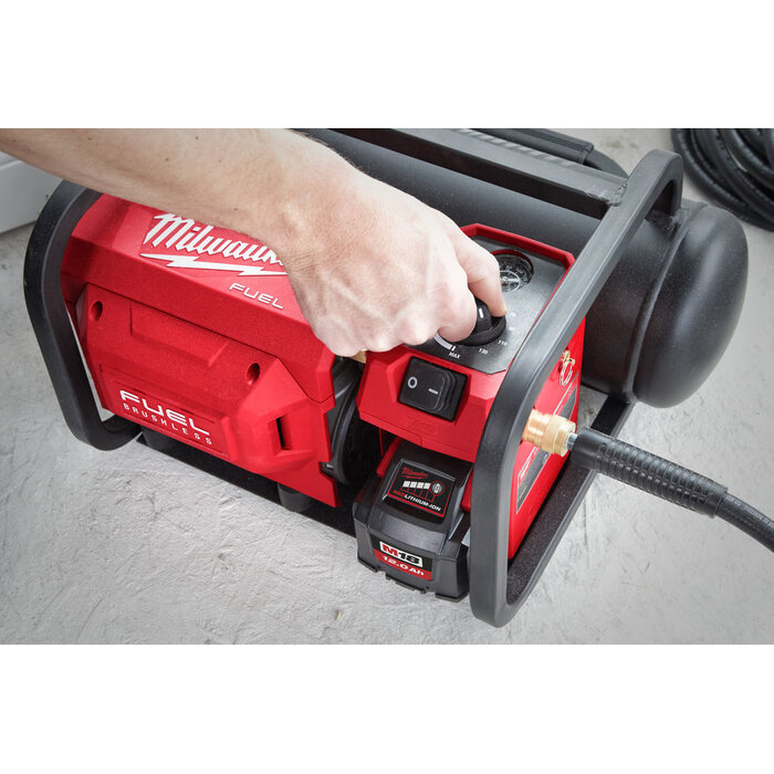 MILWAUKEE M18  FAC FUEL compressor