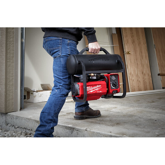 MILWAUKEE M18  FAC FUEL compressor