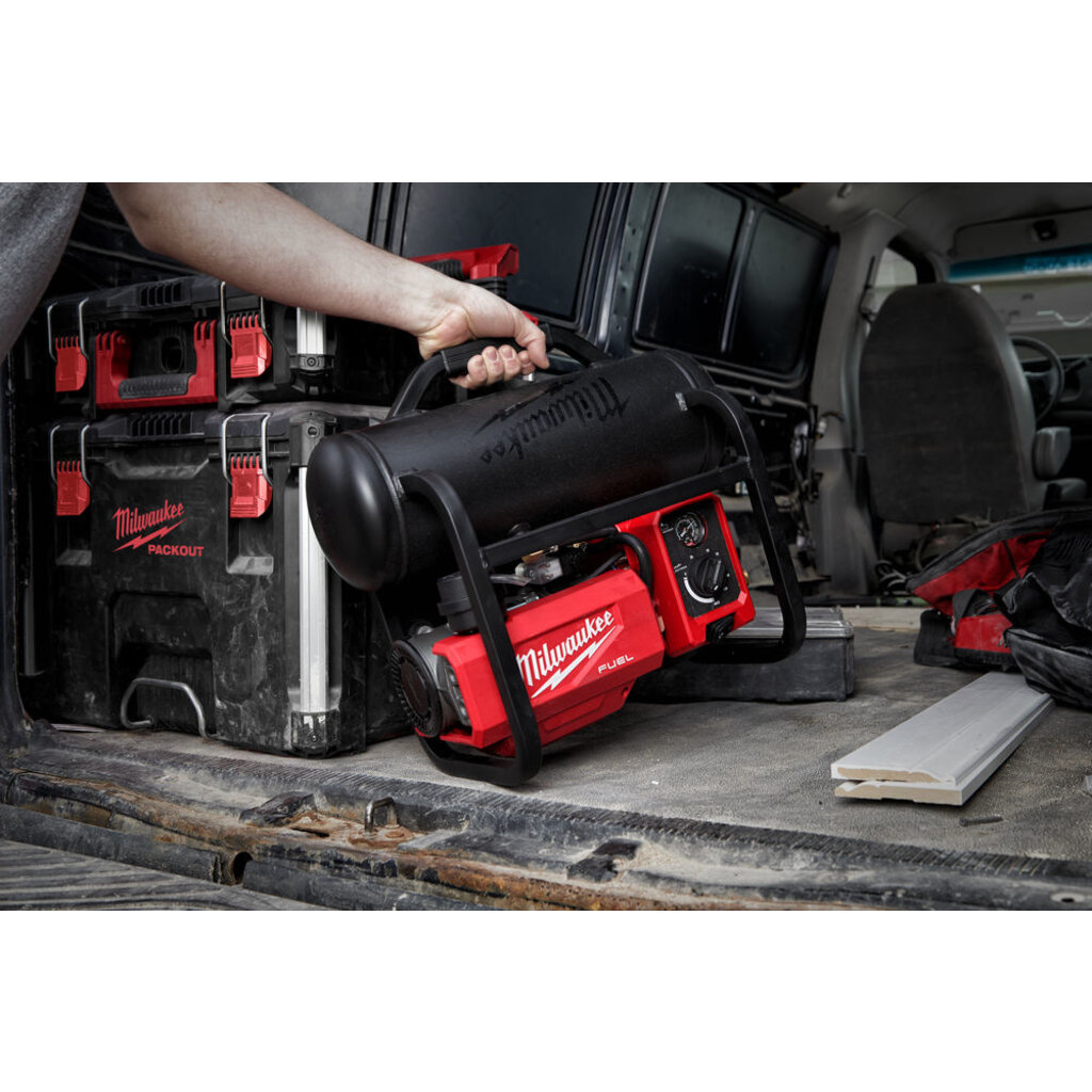 MILWAUKEE M18  FAC FUEL compressor