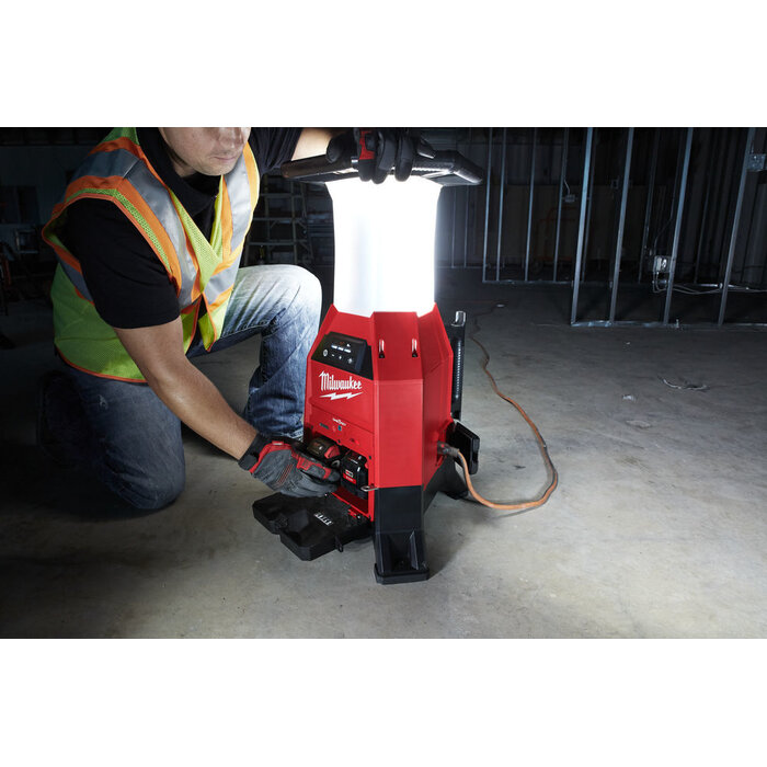 MILWAUKEE M18 ONESLDP ONE-KEY LED compacte lamp/lader