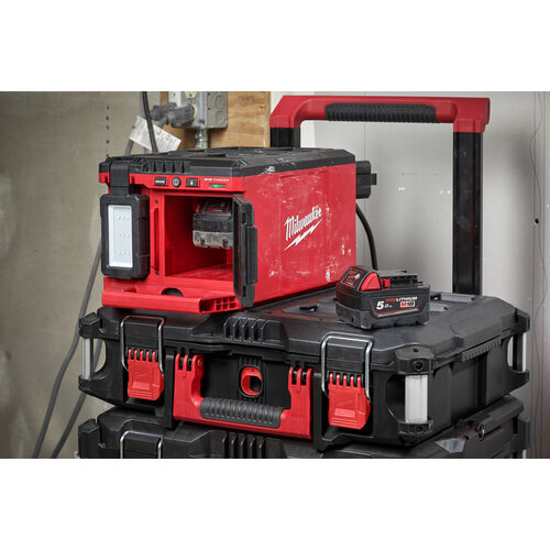 MILWAUKEE  M18 POALC PACKOUT™ AREA LAMP/LADER