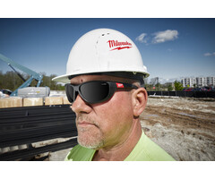 MILWAUKEE PREMIUM VEILIGHEIDSBRIL MET AFDICHTING