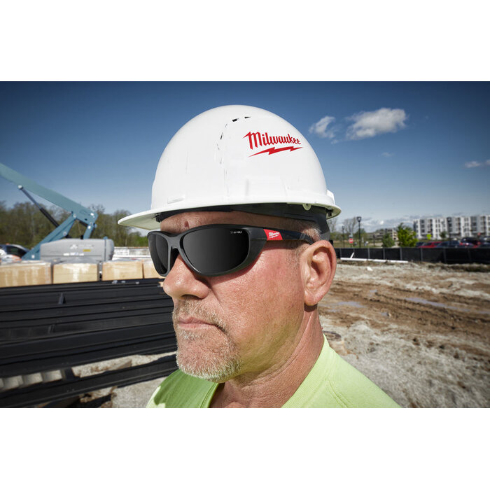 MILWAUKEE PREMIUM VEILIGHEIDSBRIL MET AFDICHTING
