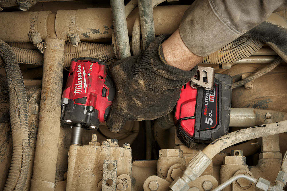 MILWAUKEE M18 FIW2F12 FUEL compacte ½″ slagmoersleutel met frictiering