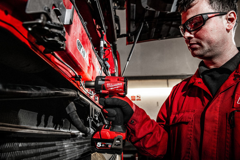 MILWAUKEE M18 FIW2F12 FUEL compacte ½″ slagmoersleutel met frictiering