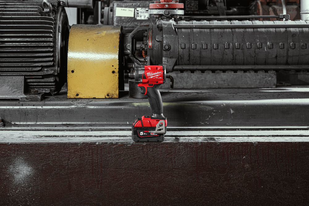 MILWAUKEE M18 FIW2F12 FUEL compacte ½″ slagmoersleutel met frictiering