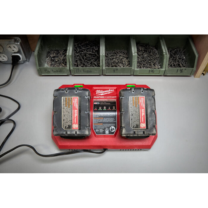 MILWAUKEE M18 DFC Dual bay snellader