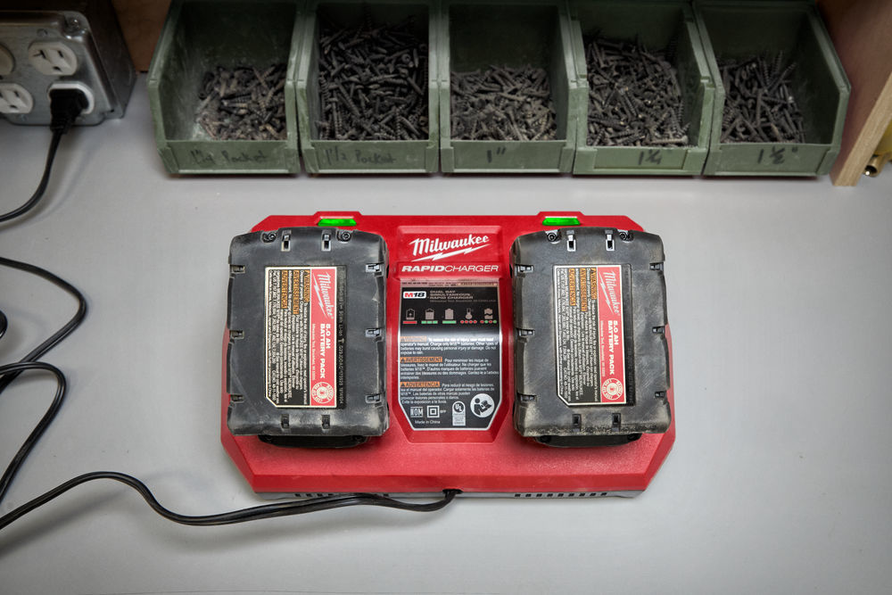 MILWAUKEE M18 DFC Dual bay snellader