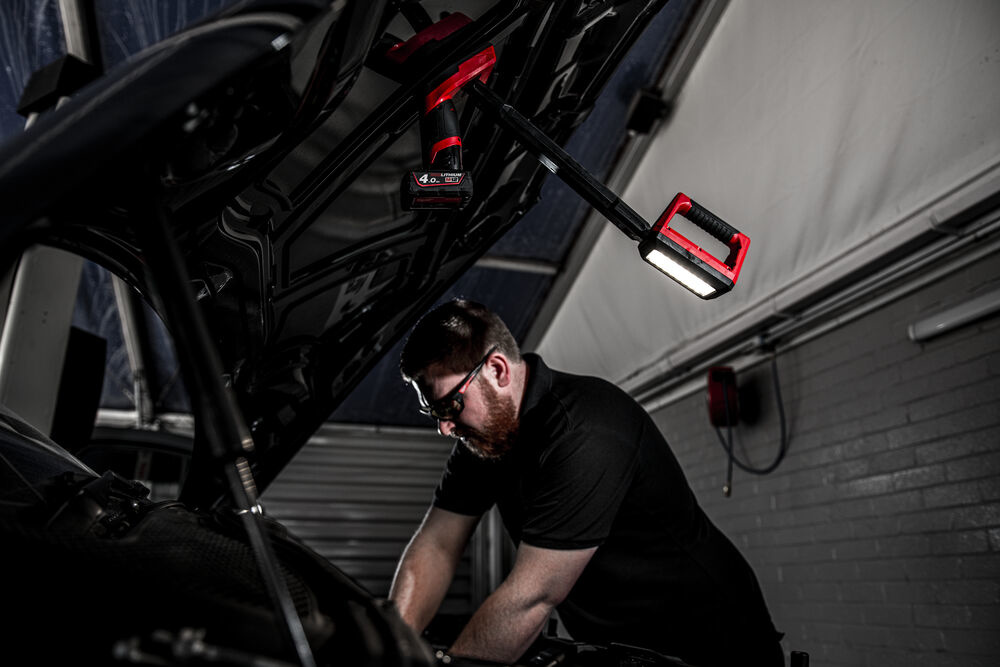 MILWAUKEE M12 UCL LED onderstel verlichting