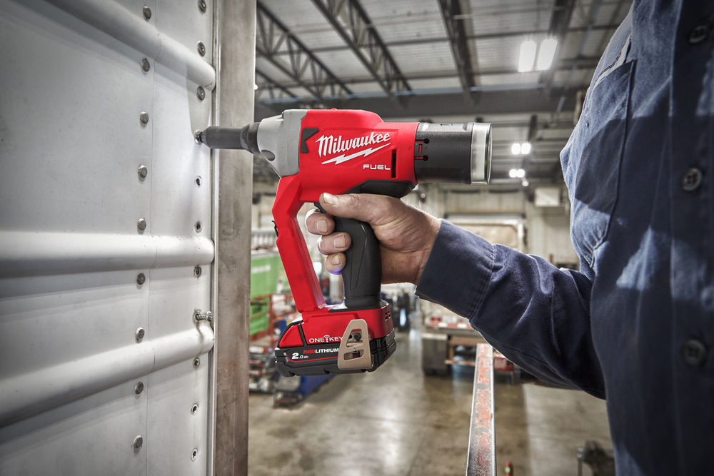 MILWAUKEE M18 ONEFPRT subcompacte blindklinknageltang