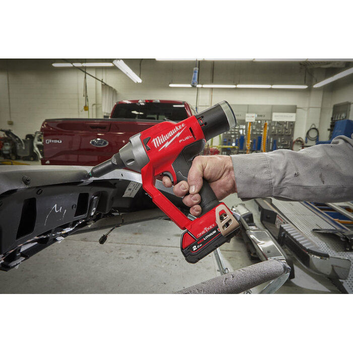 MILWAUKEE M18 ONEFPRT subcompacte blindklinknageltang