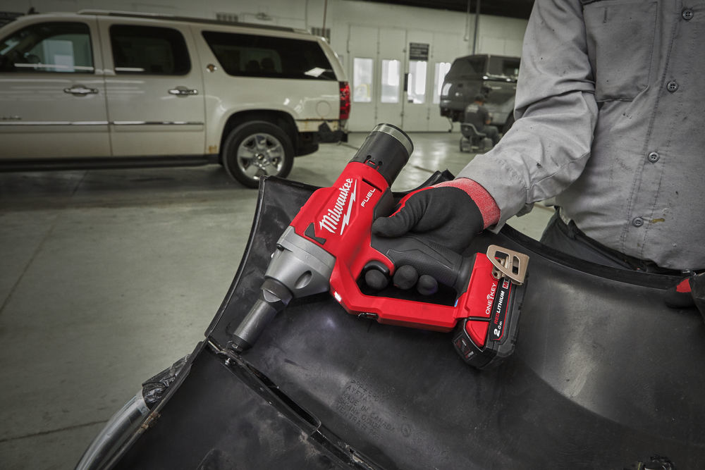 MILWAUKEE M18 ONEFPRT subcompacte blindklinknageltang