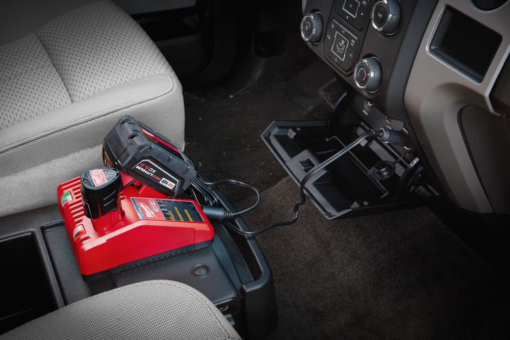 MILWAUKEE M12-18 AC Autolader