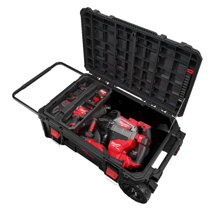 MILWAUKEE PACKOUT™ GEREEDSCHAPSKIST OP WIELEN