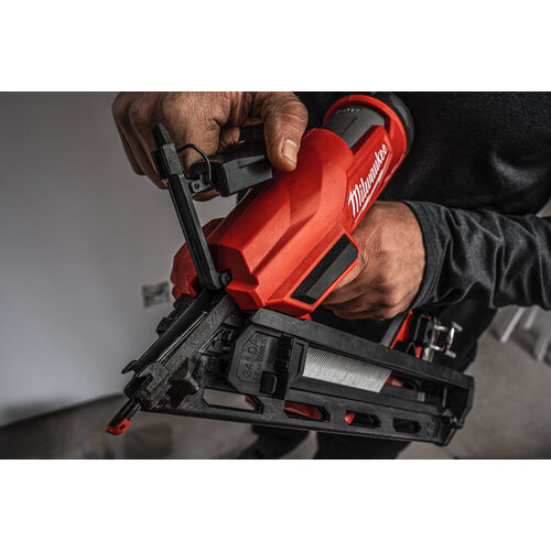 MILWAUKEE M18 FN15GA AFWERKINGSTACKER 15 GA