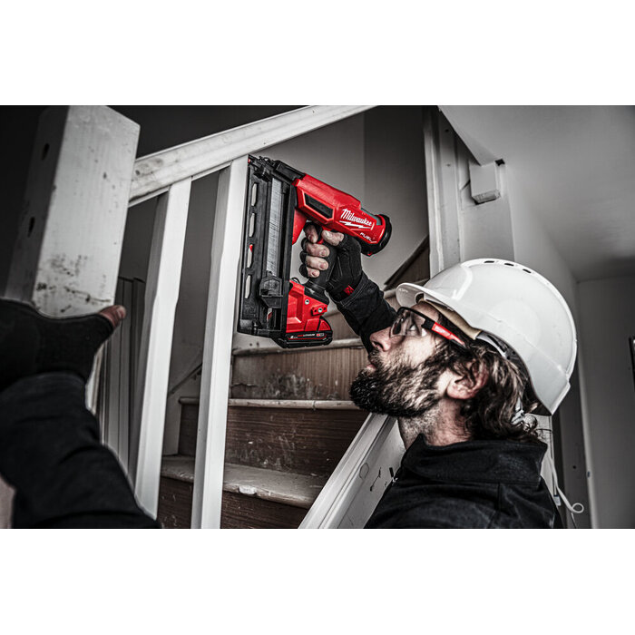 MILWAUKEE M18 FN16GA AFWERKINGSTACKER 16 GA