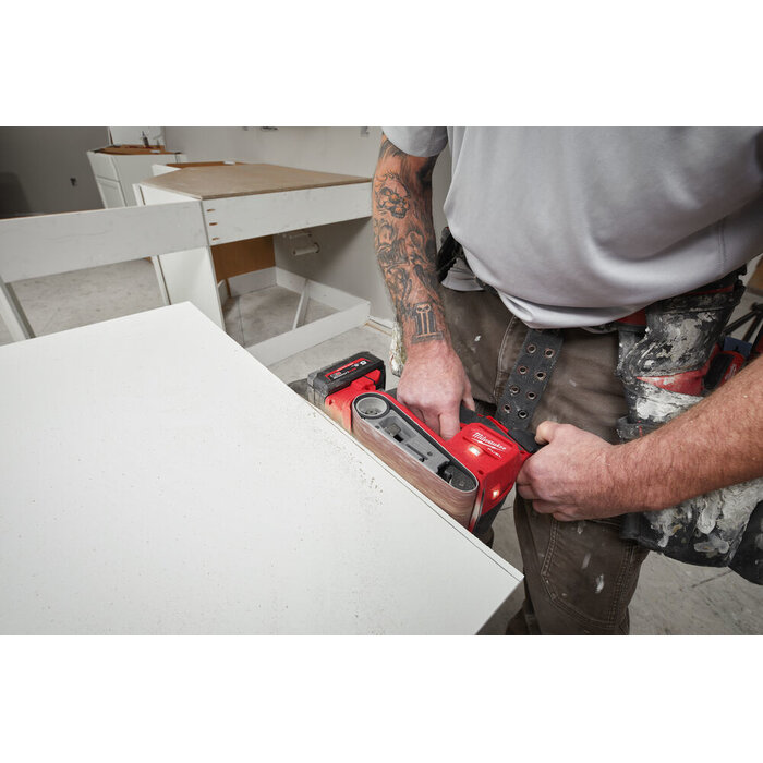 MILWAUKEE M18 FBTS75 FUEL Bandschuurmachine, 75mm