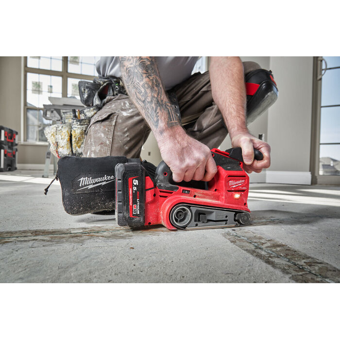 MILWAUKEE M18 FBTS75 FUEL Bandschuurmachine, 75mm