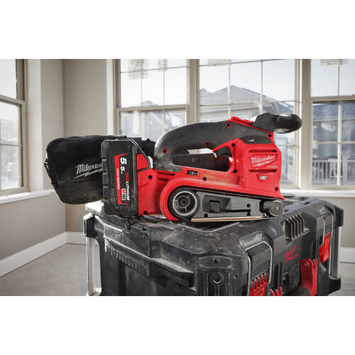 MILWAUKEE M18 FBTS75 BANDSCHUURMACHINE 75 MM